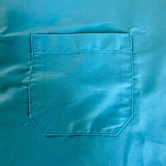 Men's Size 4XL Blue V-Neck Scrub Top - Picture 2 of 6